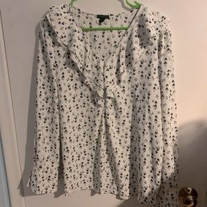 Ann Taylor black and white floral blouse
